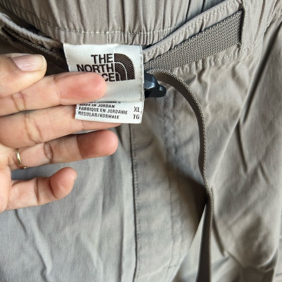 THE NORTH FACE Class V Mens Belted Shorts size XL in excellent condition - Picture 4 of 6